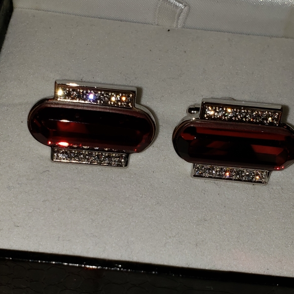 Cufflinks Rubyred - Picture 6 of 10